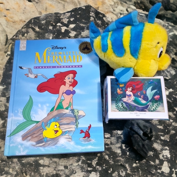 Disney's The Little Mermaid Hardcover Book, Classic Moments Puzzle & Flounder - Picture 2 of 9